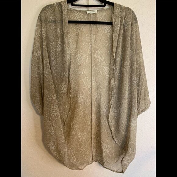 Adrienne Size M Tan Snake-print Cardigan Shrug - Picture 1 of 6